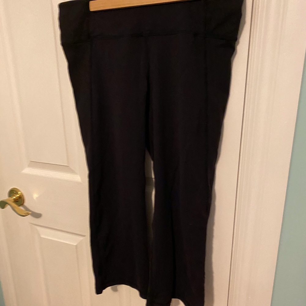 Lululemon “Gather & Crow” Crops
